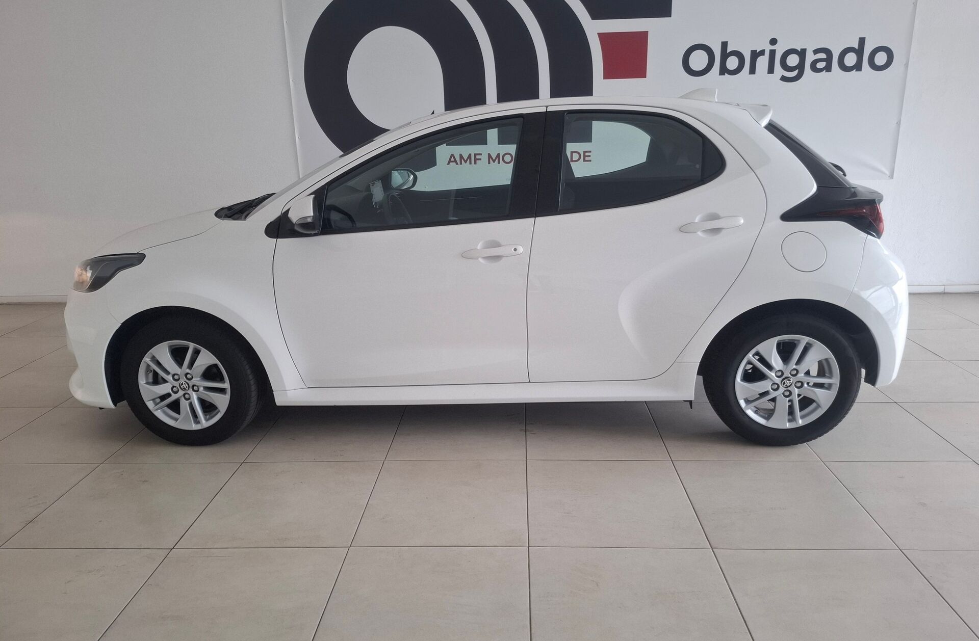 TOYOTA Yaris 1.0 VVT-i Comfort Plus