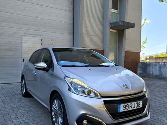 PEUGEOT 208 1.2 VTi SE Style