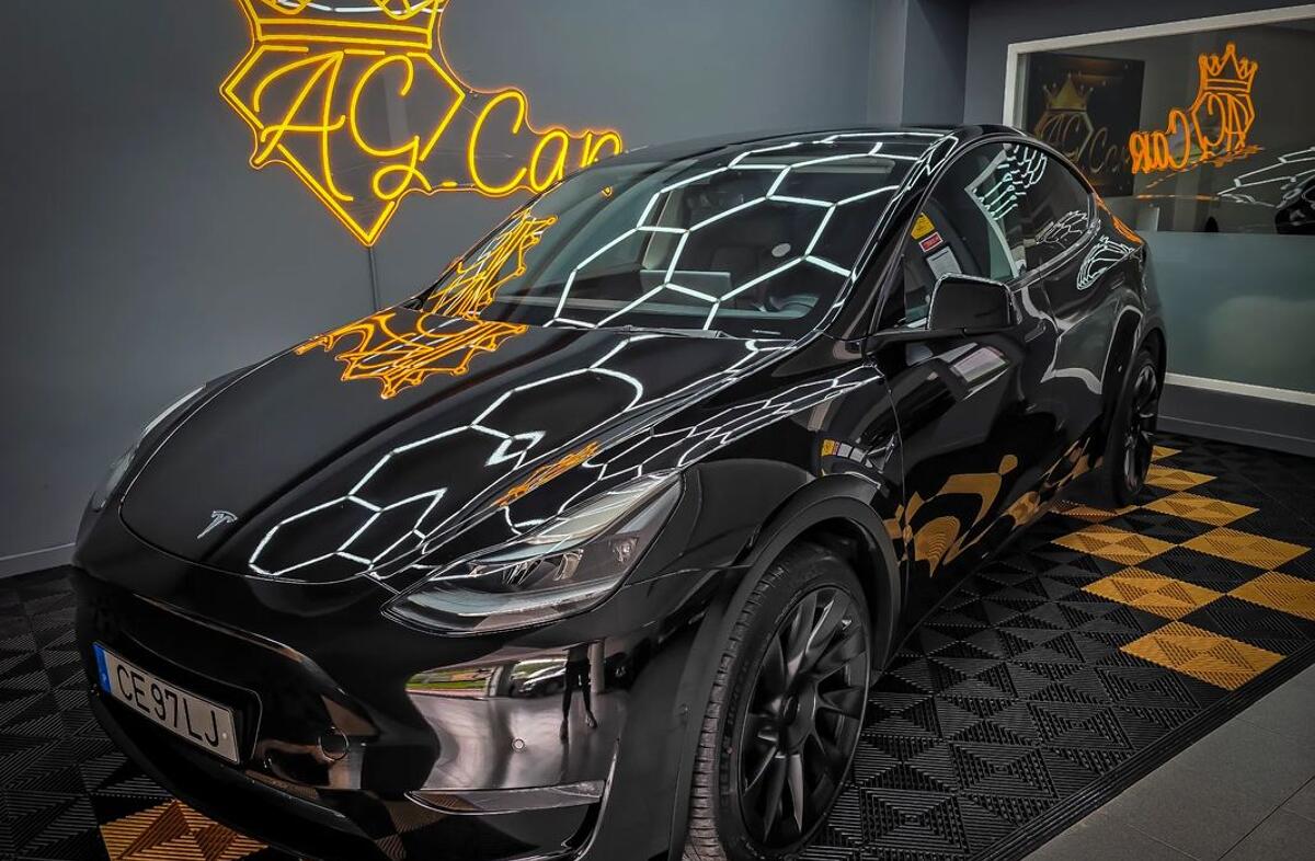 TESLA Model Y Long Range Tração Integral