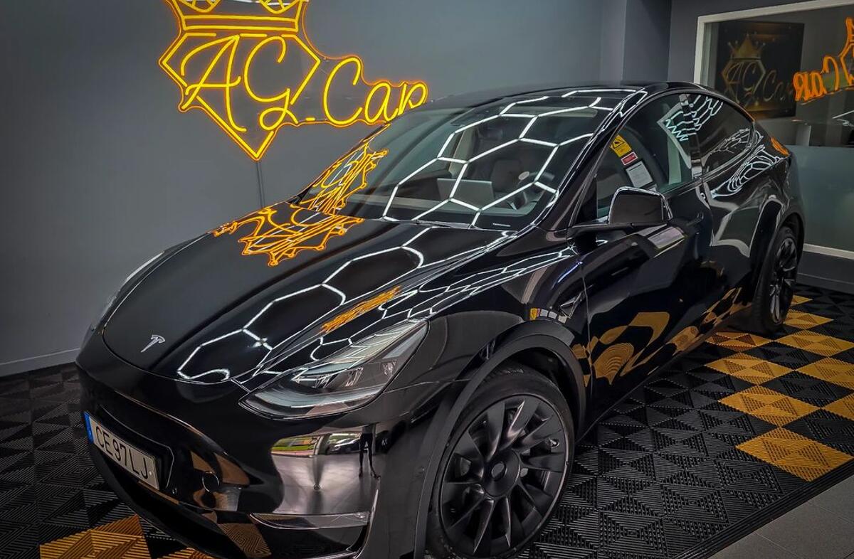 TESLA Model Y Long Range Tração Integral