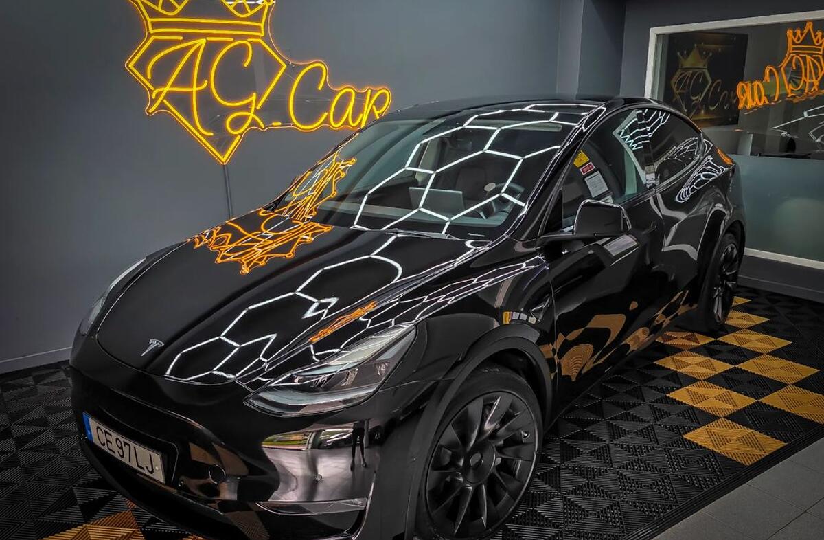 TESLA Model Y Long Range Tração Integral