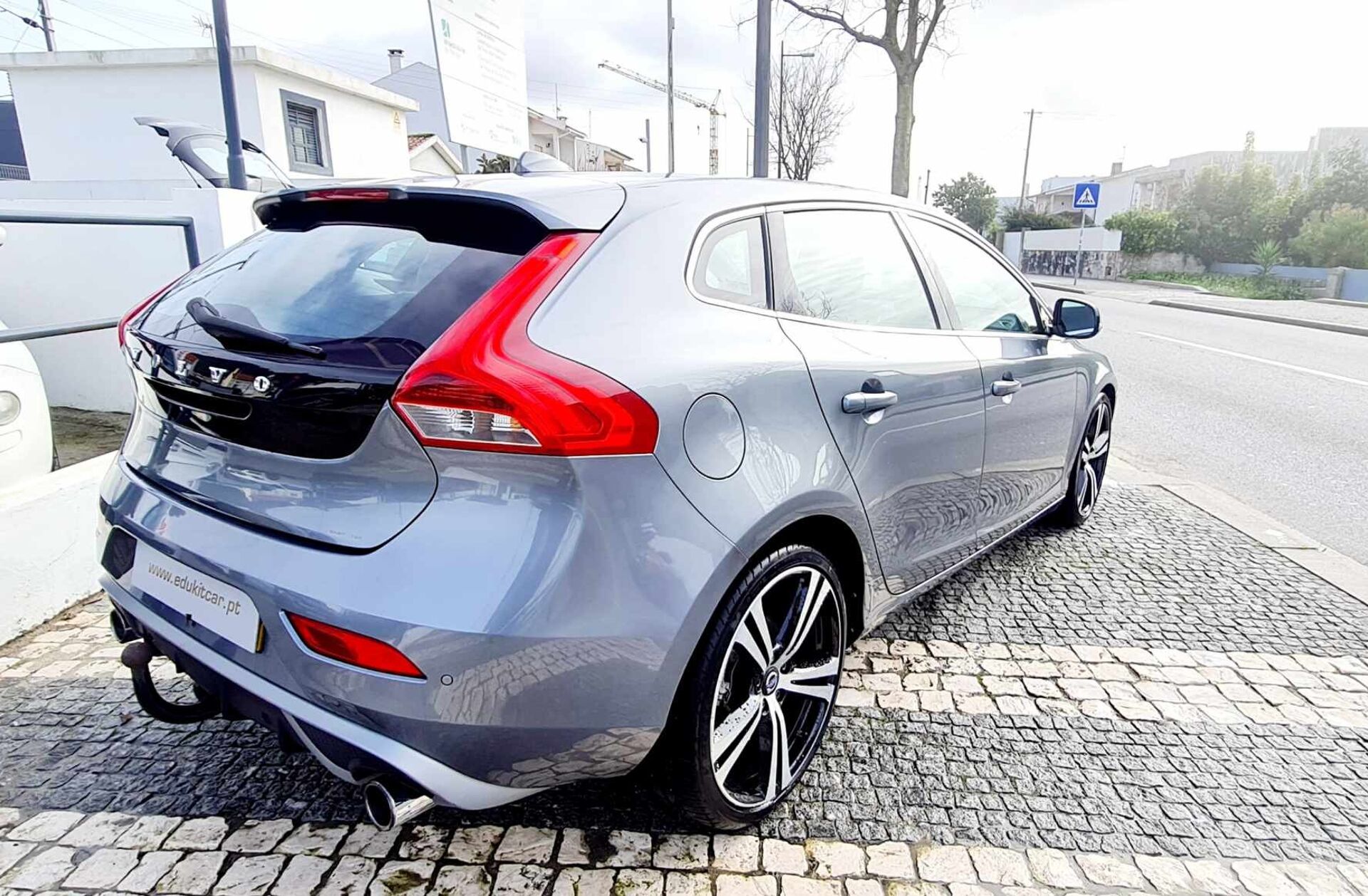 VOLVO V40 1.6 D2 R-Design