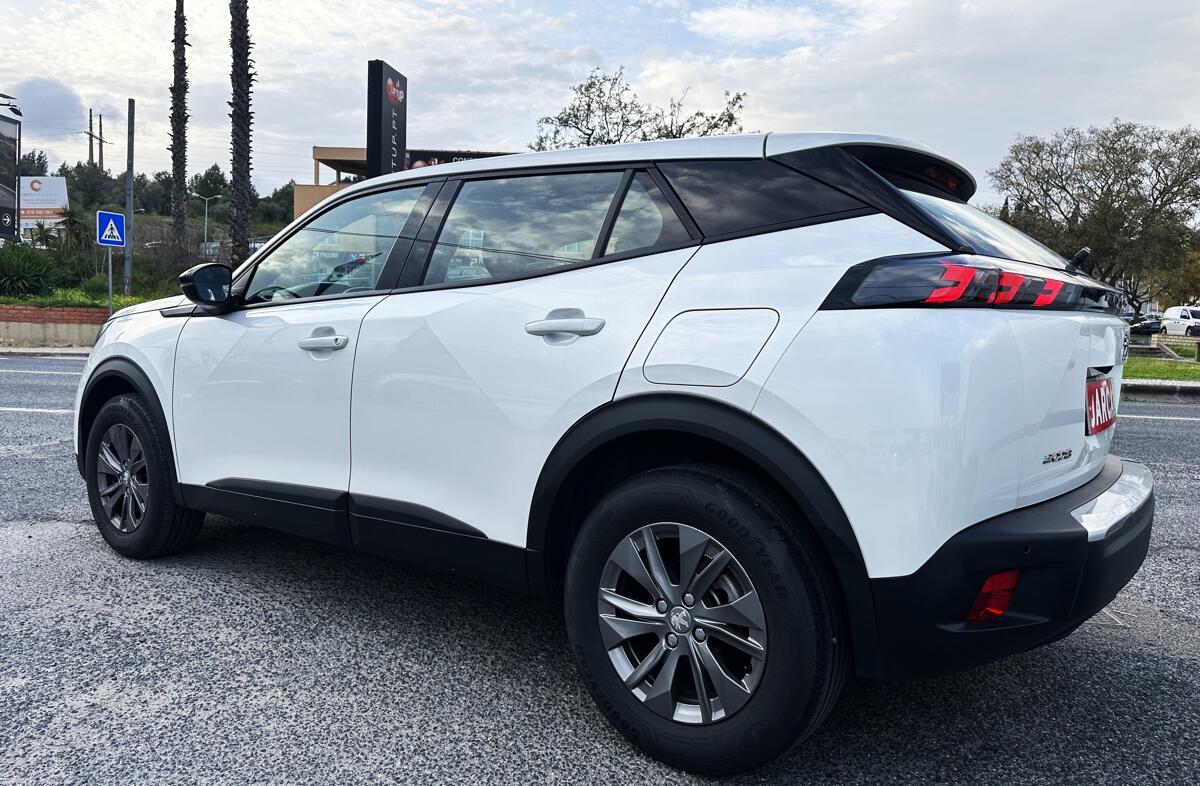 PEUGEOT 2008 1.5 BlueHDi Active Pack EAT8