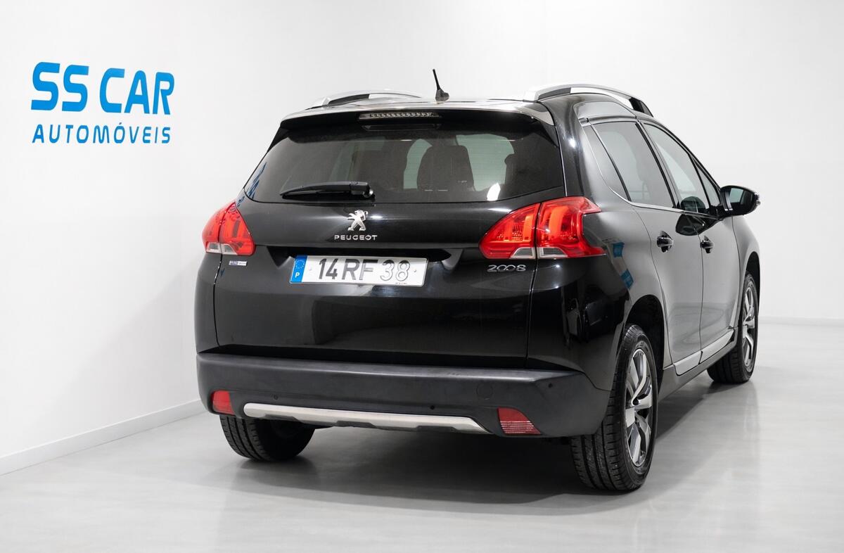 PEUGEOT 2008 1.2 PureTech Style