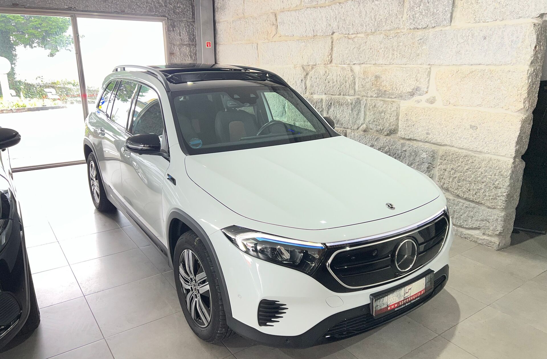 MERCEDES EQB 350 4Matic Electric Art