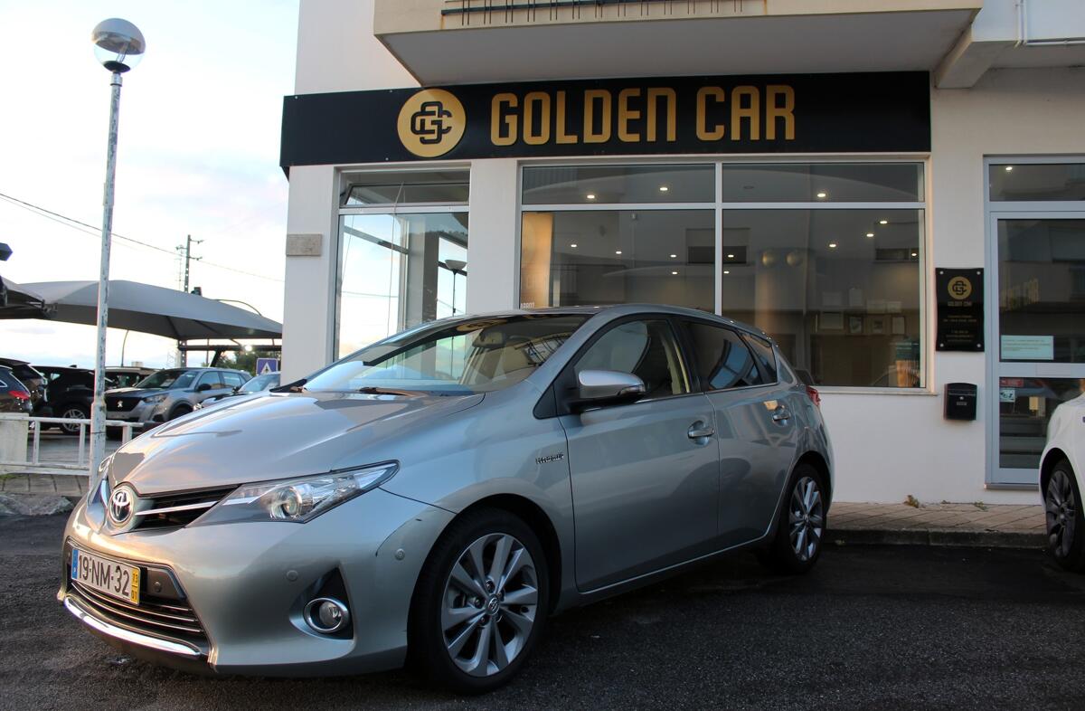 TOYOTA Auris 1.8 HSD Comfort