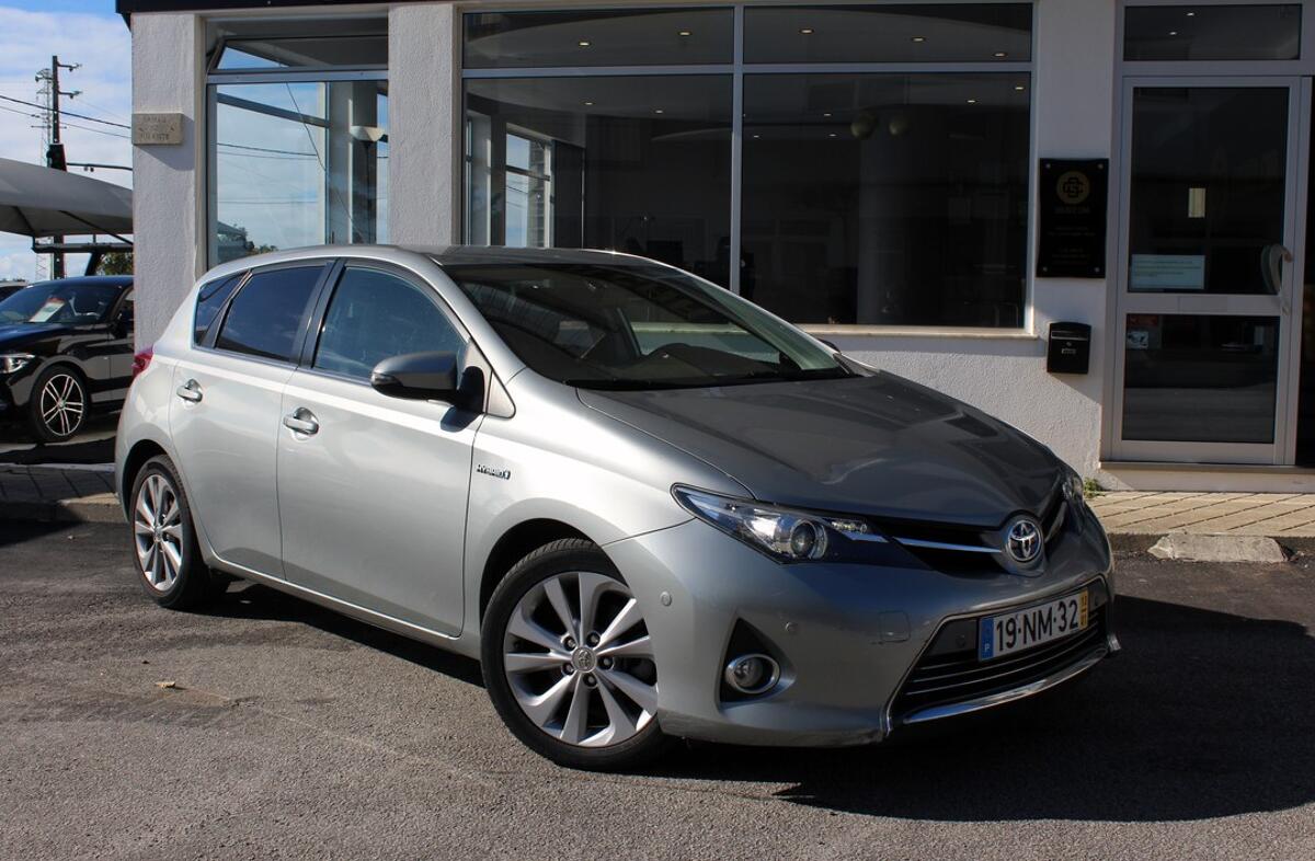 TOYOTA Auris 1.8 HSD Comfort