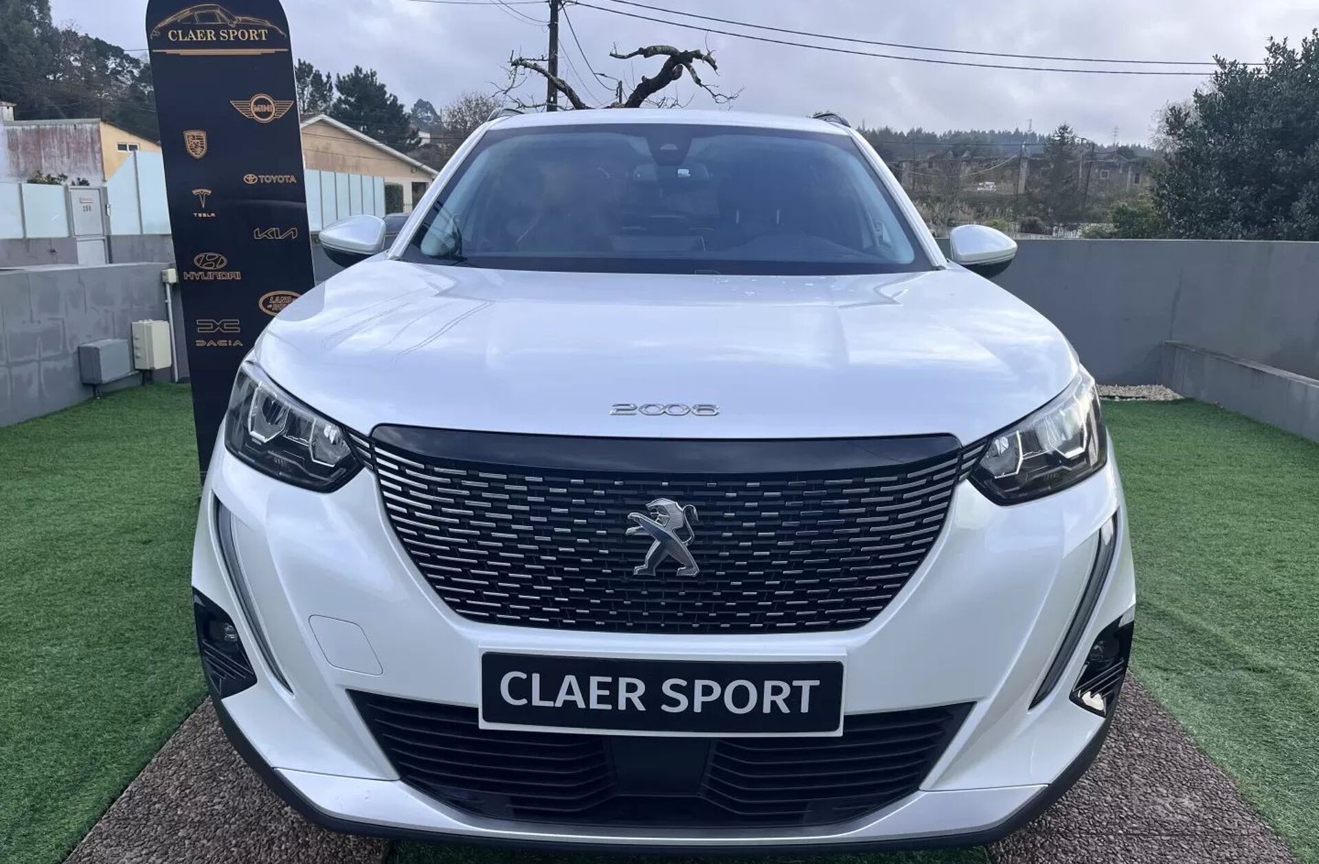 PEUGEOT 2008 1.2 PureTech Allure Pack EAT8