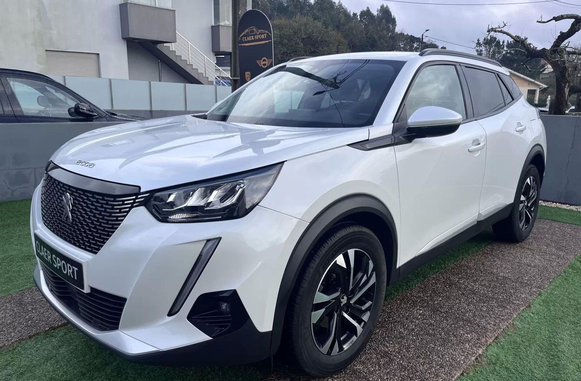 PEUGEOT 2008 1.2 PureTech Allure Pack EAT8