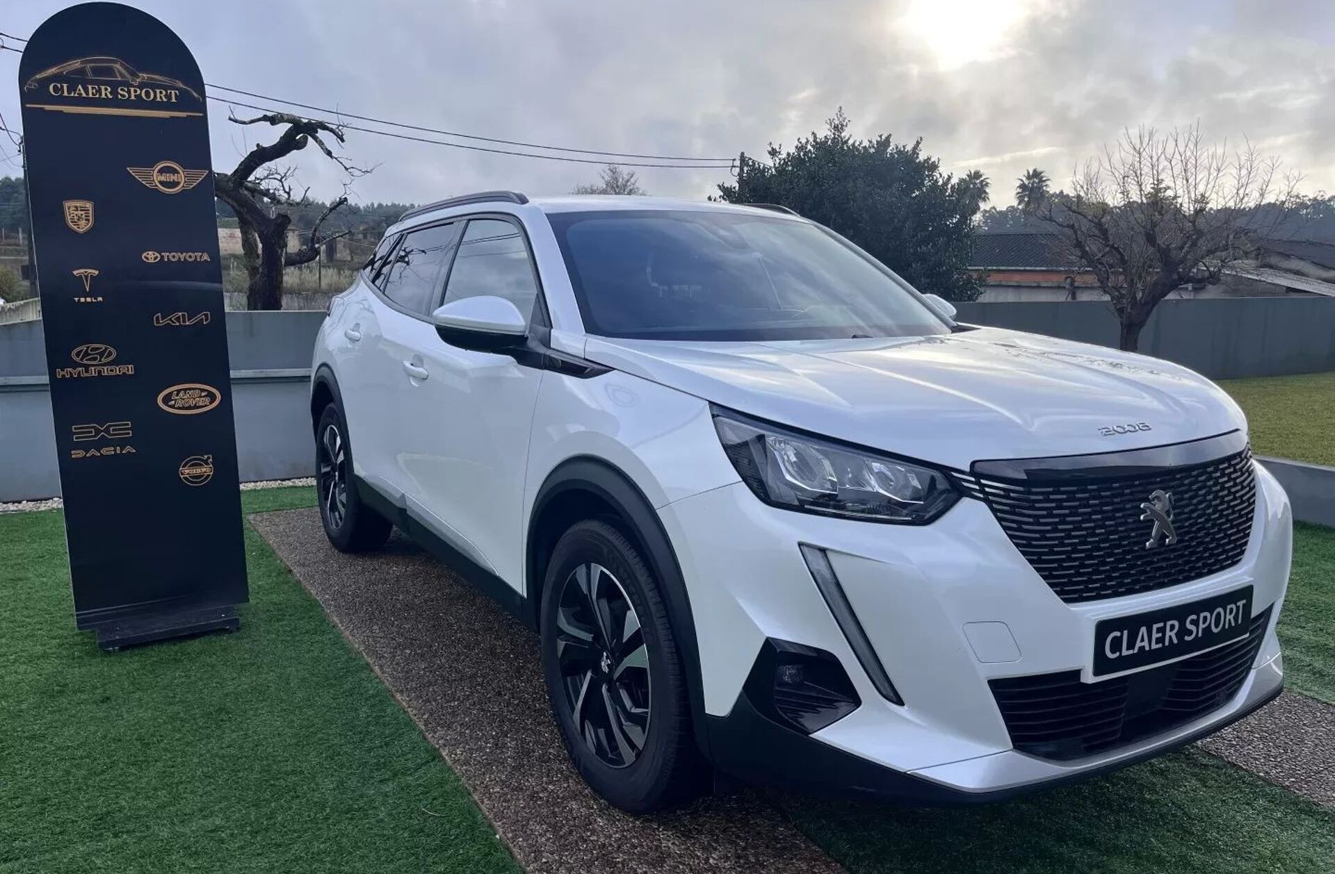 PEUGEOT 2008 1.2 PureTech Allure Pack EAT8