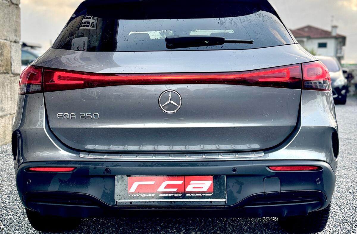 MERCEDES EQA 250 AMG Line