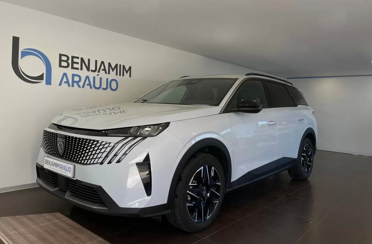 PEUGEOT 5008 1.2 Hybrid Allure e-DCS6