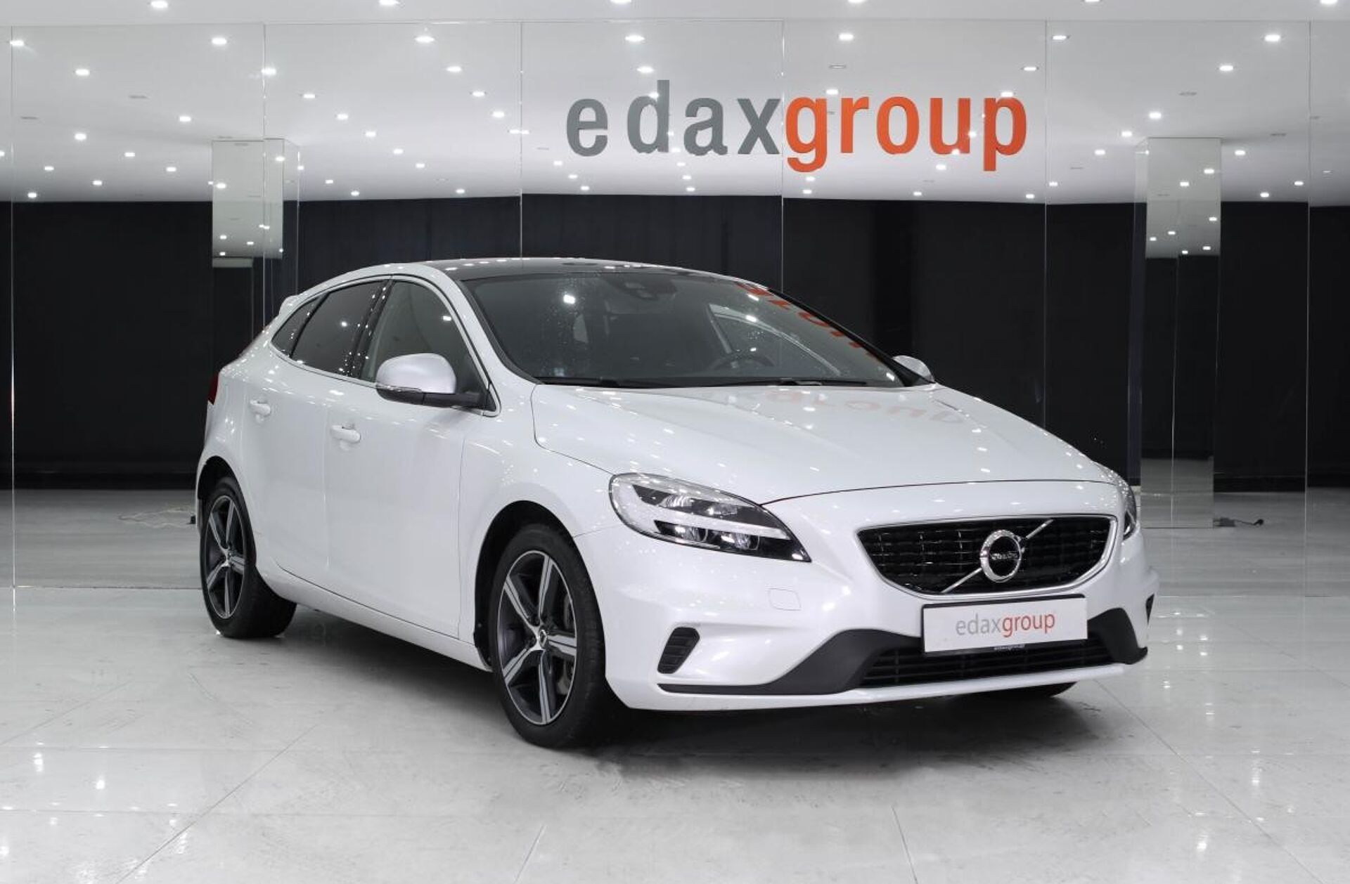 VOLVO V40 2.0 D3 R-Design