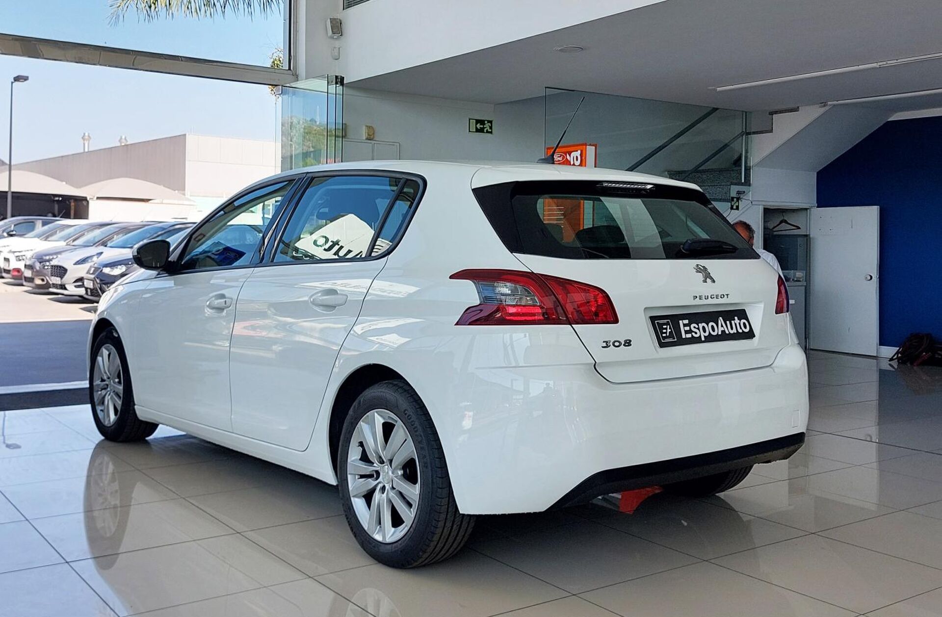 PEUGEOT 308 1.5 BlueHDi Business Line