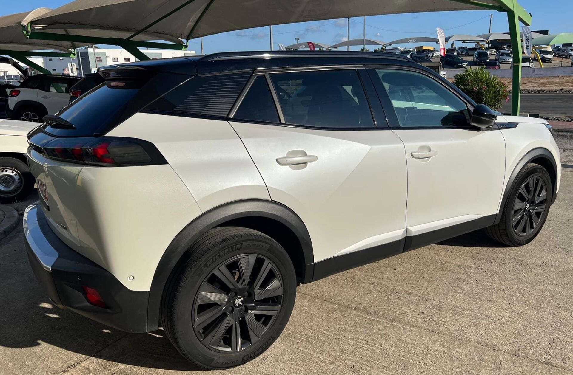 PEUGEOT 2008 1.5 BlueHDi GT EAT8