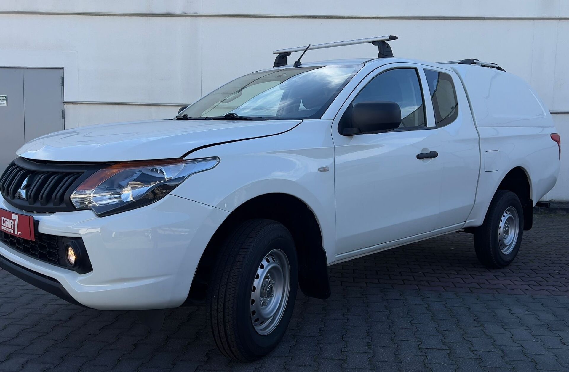 MITSUBISHI L 200 2.4 DI-D CD Invite 4WD