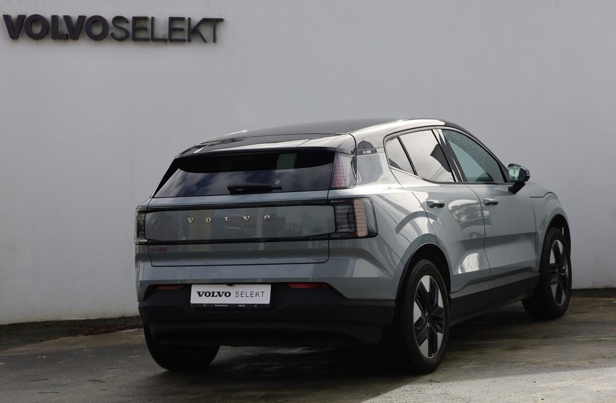 VOLVO EX30 51 kWh Single Motor Plus