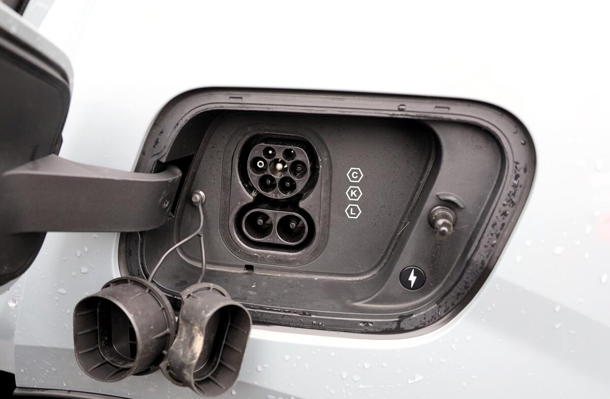 VOLVO EX30 51 kWh Single Motor Plus