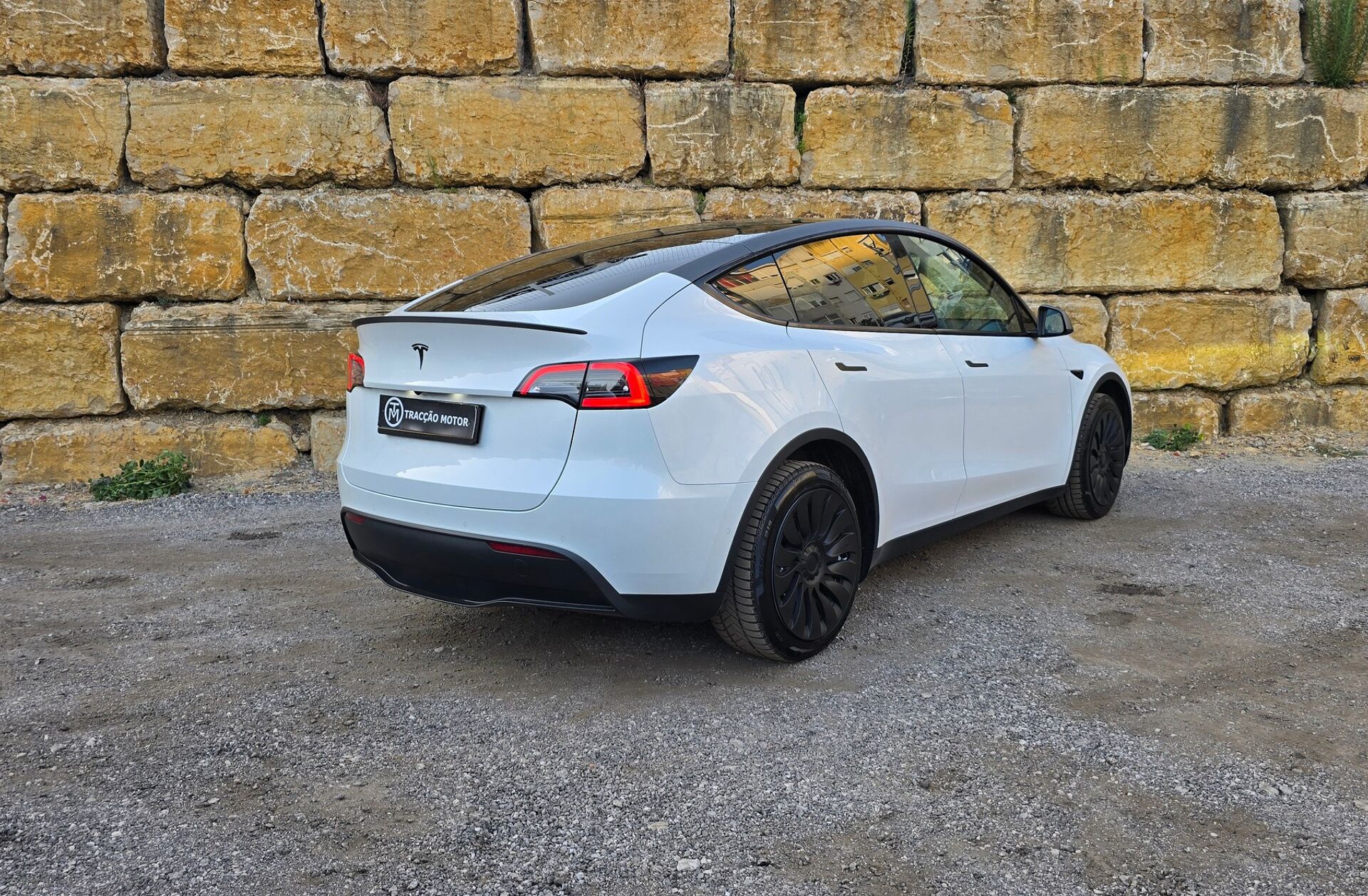 TESLA Model Y Long Range Tração Integral