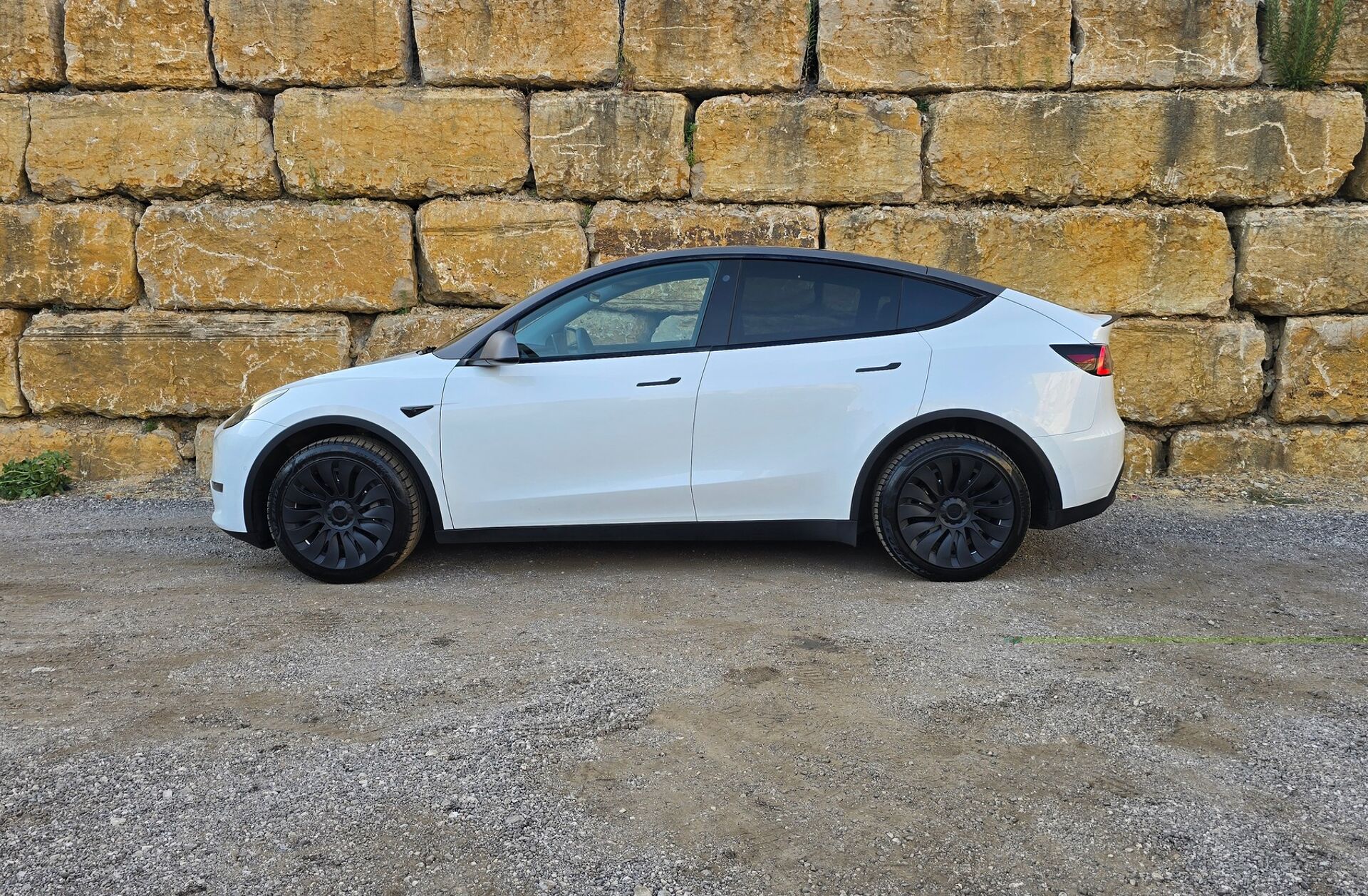 TESLA Model Y Long Range Tração Integral