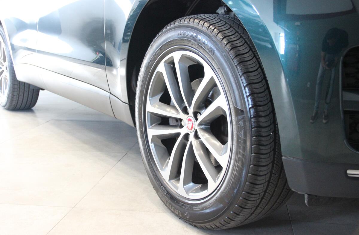 JAGUAR F-Pace 2.0 i4D R-Sport Aut.