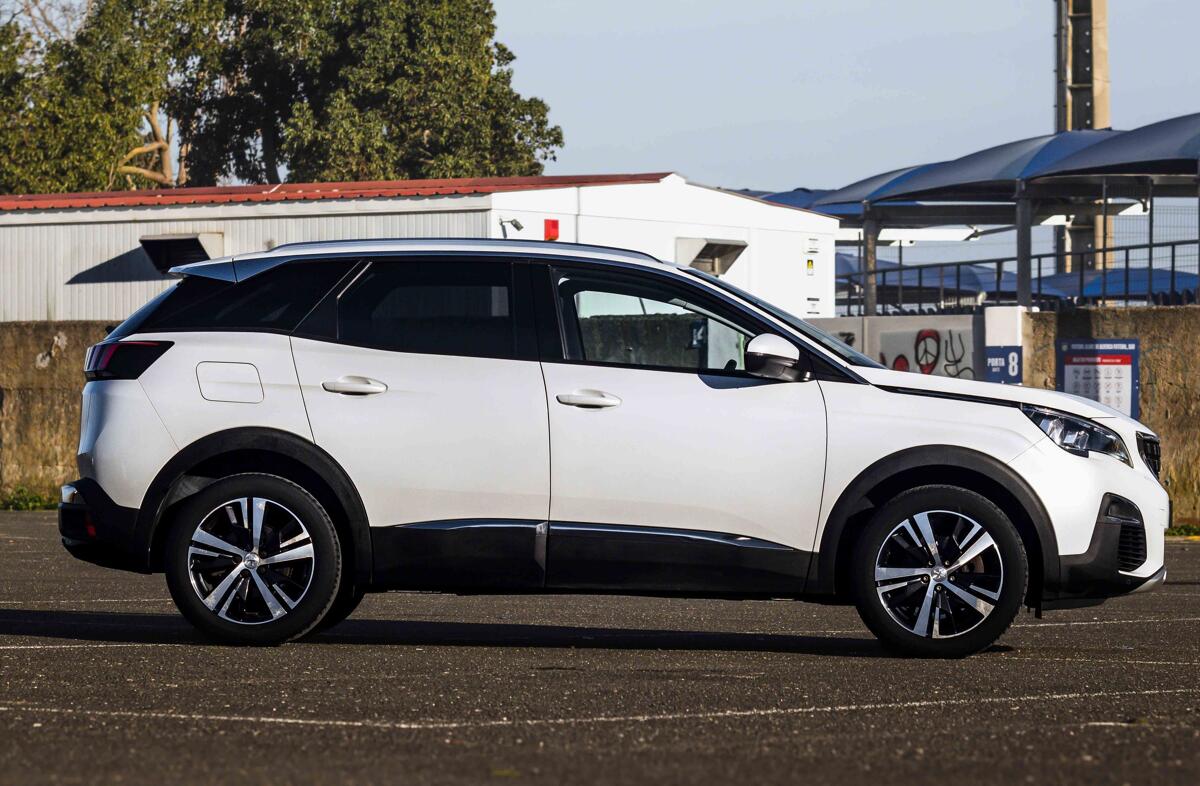 PEUGEOT 3008 1.5 BlueHDi Allure