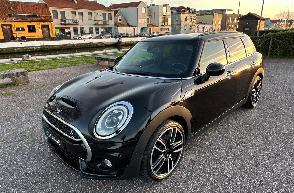 MINI Mini Cooper SD Auto Desportiva