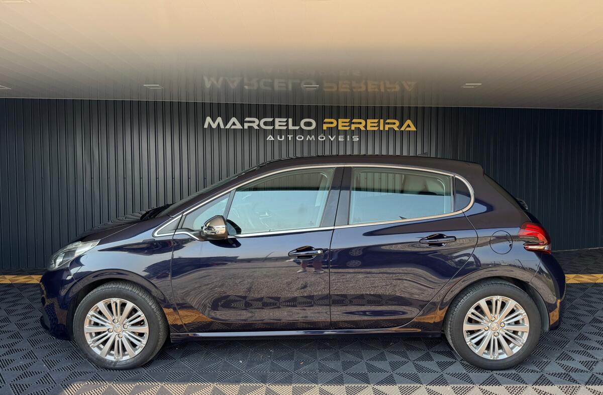 PEUGEOT 208 1.2 PureTech Allure EAT6