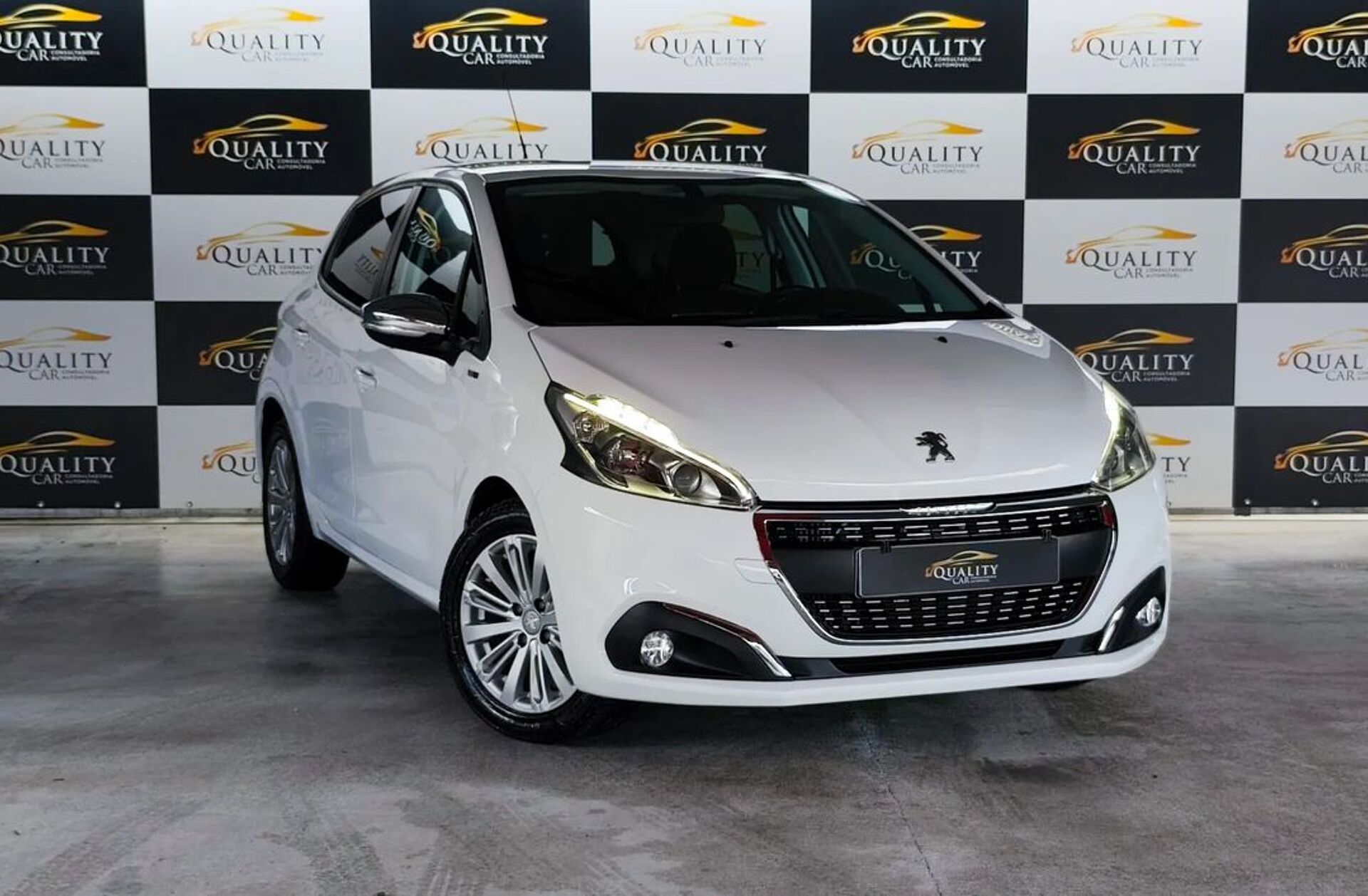 PEUGEOT 208 1.6 BlueHDi Style