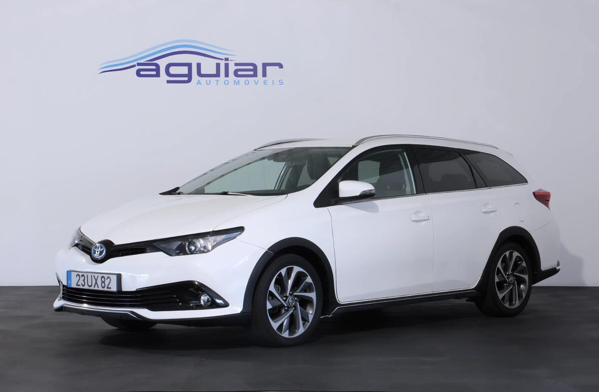 TOYOTA Auris TS 1.8 HSD Freestyle
