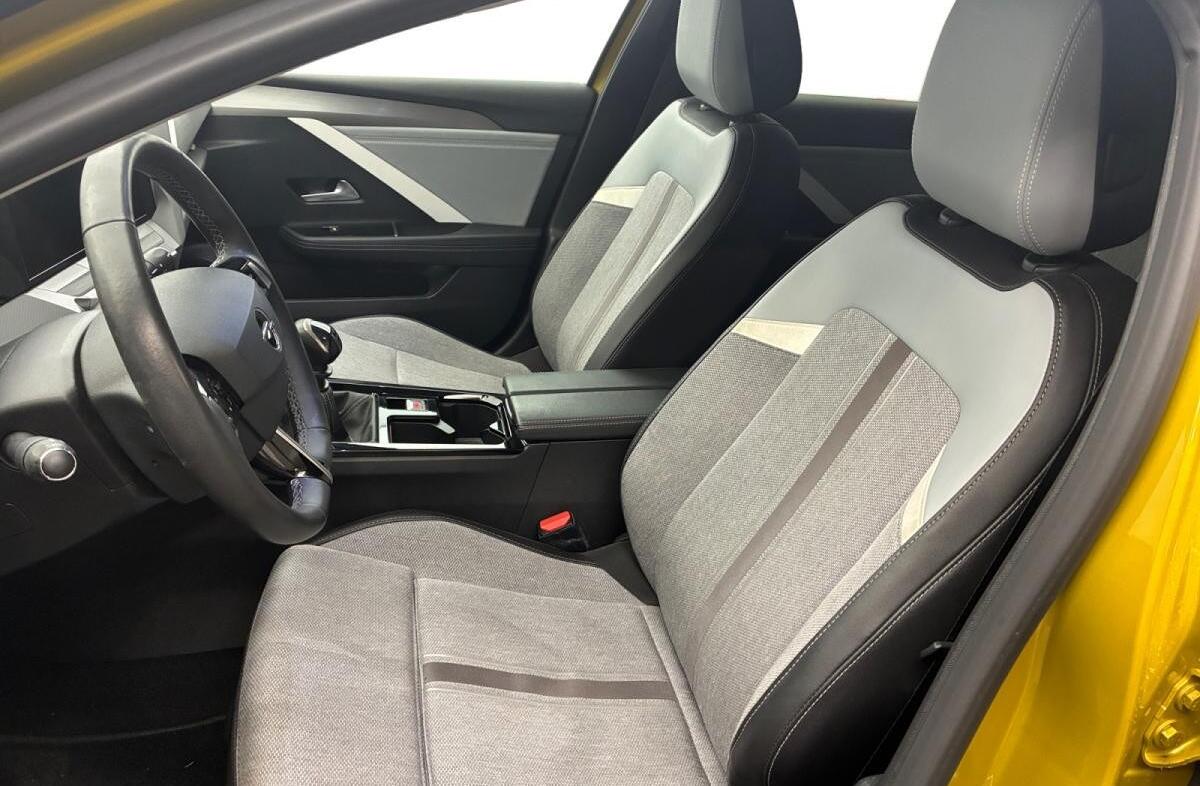 OPEL Astra 1.2 T Elegance