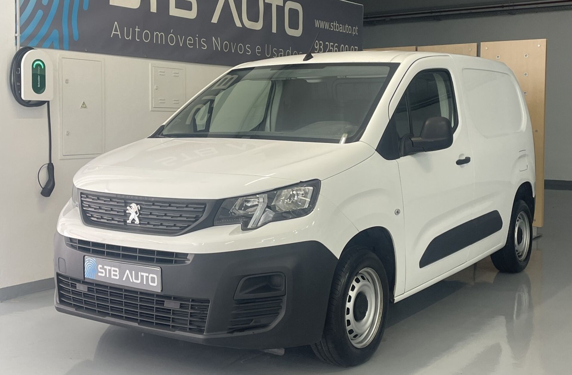 PEUGEOT Partner 1.5 BlueHDi Pro Standard