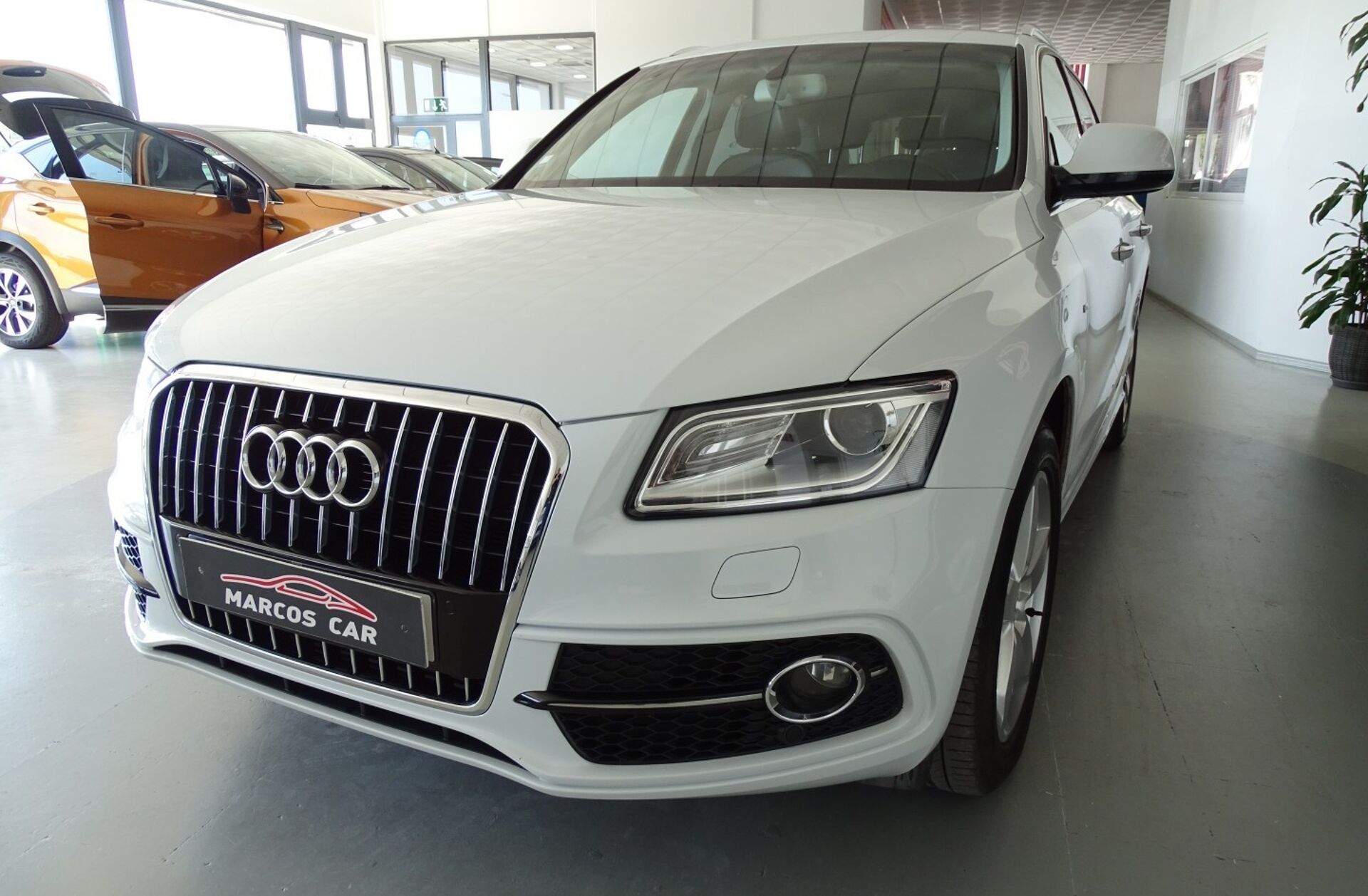 AUDI Q5 2.0 TDi Business Line S-line