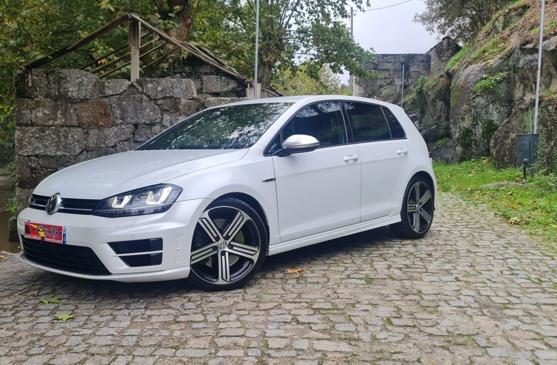 VOLKSWAGEN Golf 2.0 TSi R