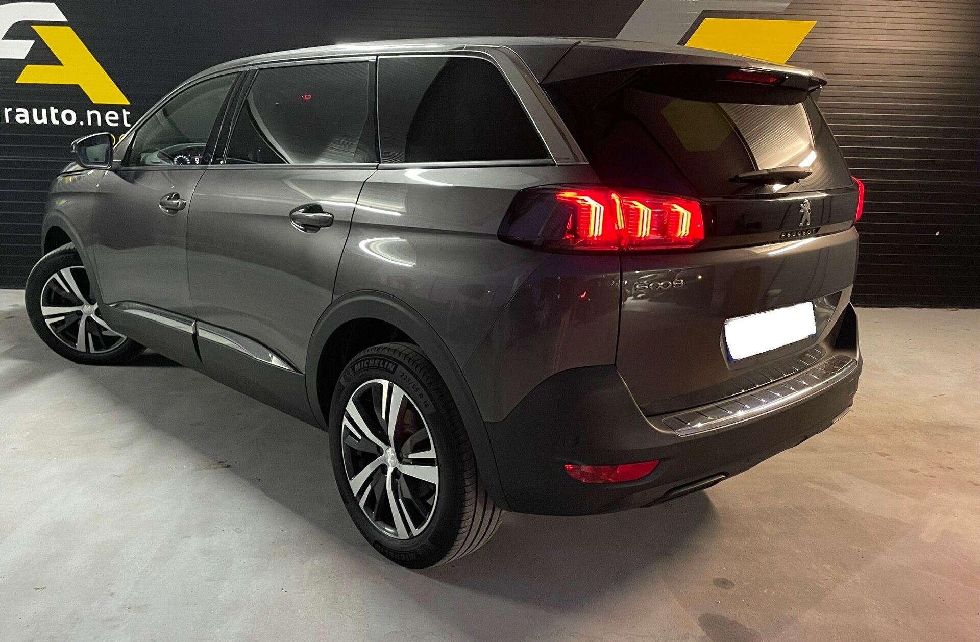 PEUGEOT 5008 1.2 PureTech Allure Pack