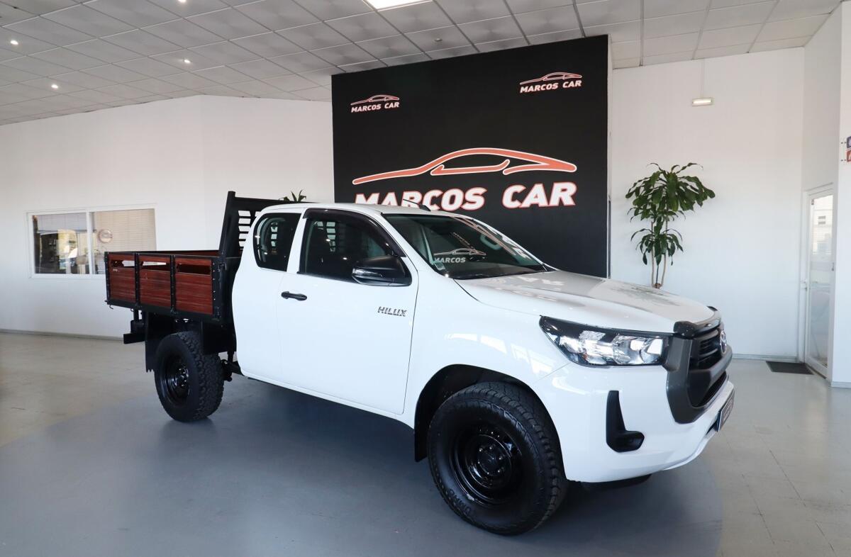 TOYOTA Hilux 2.4 D-4D 4WD CE CH
