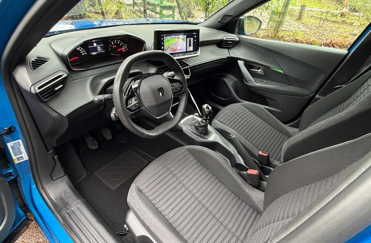 PEUGEOT 2008 1.2 PureTech Allure