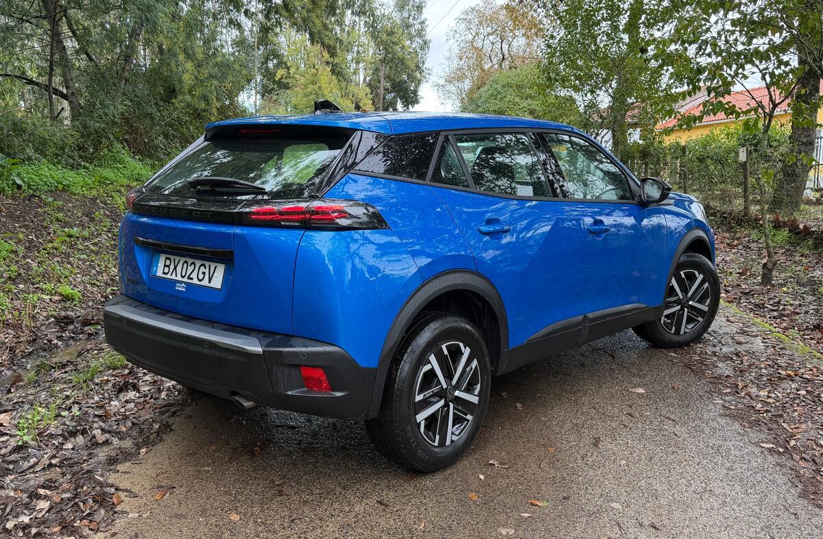 PEUGEOT 2008 1.2 PureTech Allure