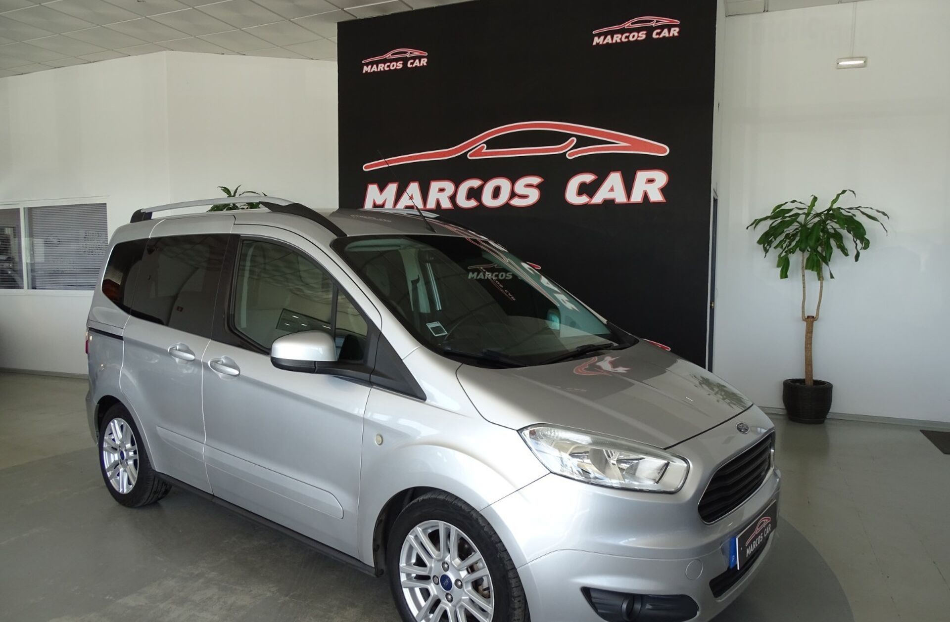 FORD Courier 1.5 TDCi Titanium