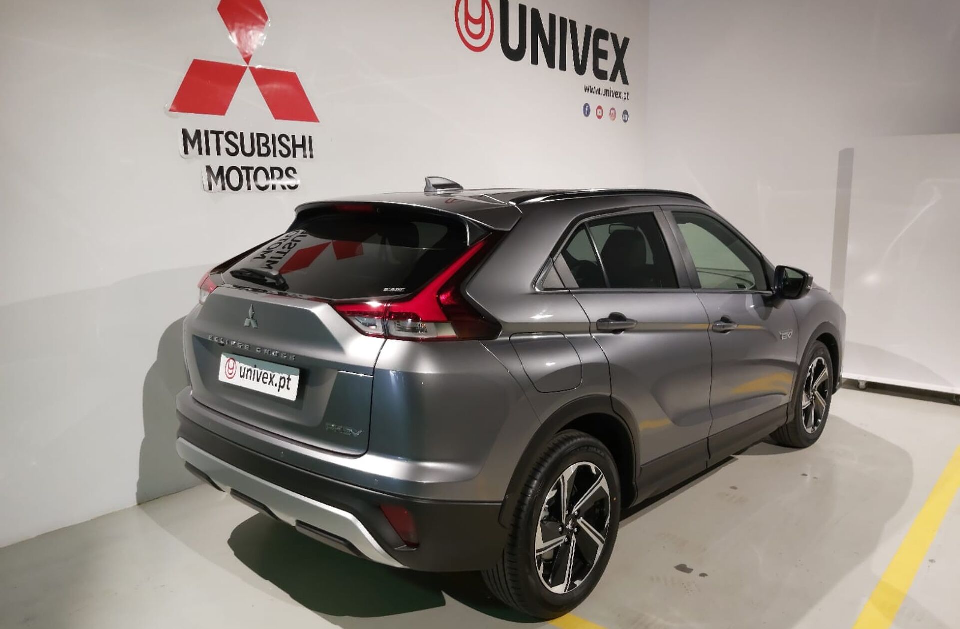 MITSUBISHI Eclipse Cross 2.4 PHEV eMotion