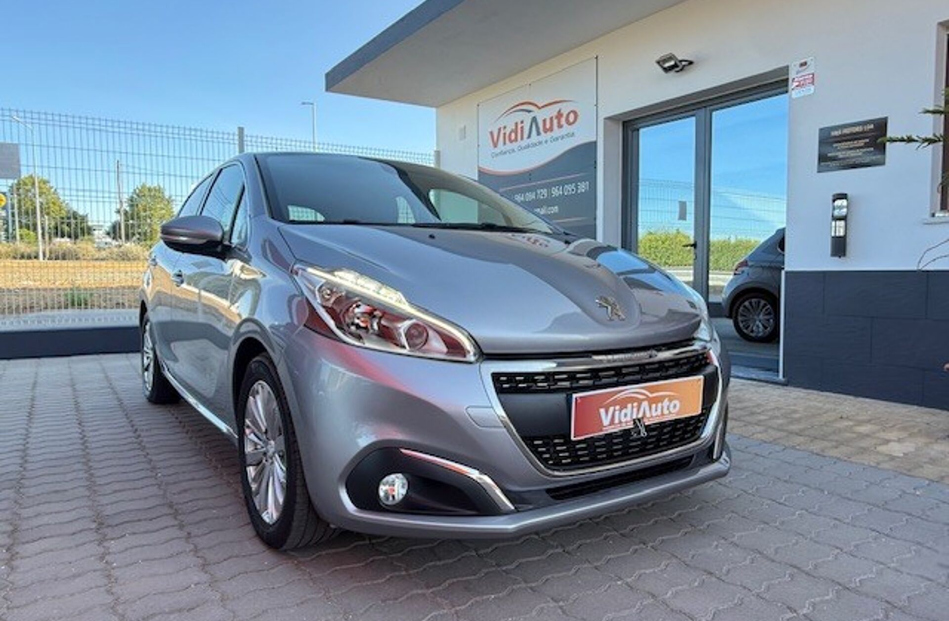 PEUGEOT 208 1.2 PureTech Allure