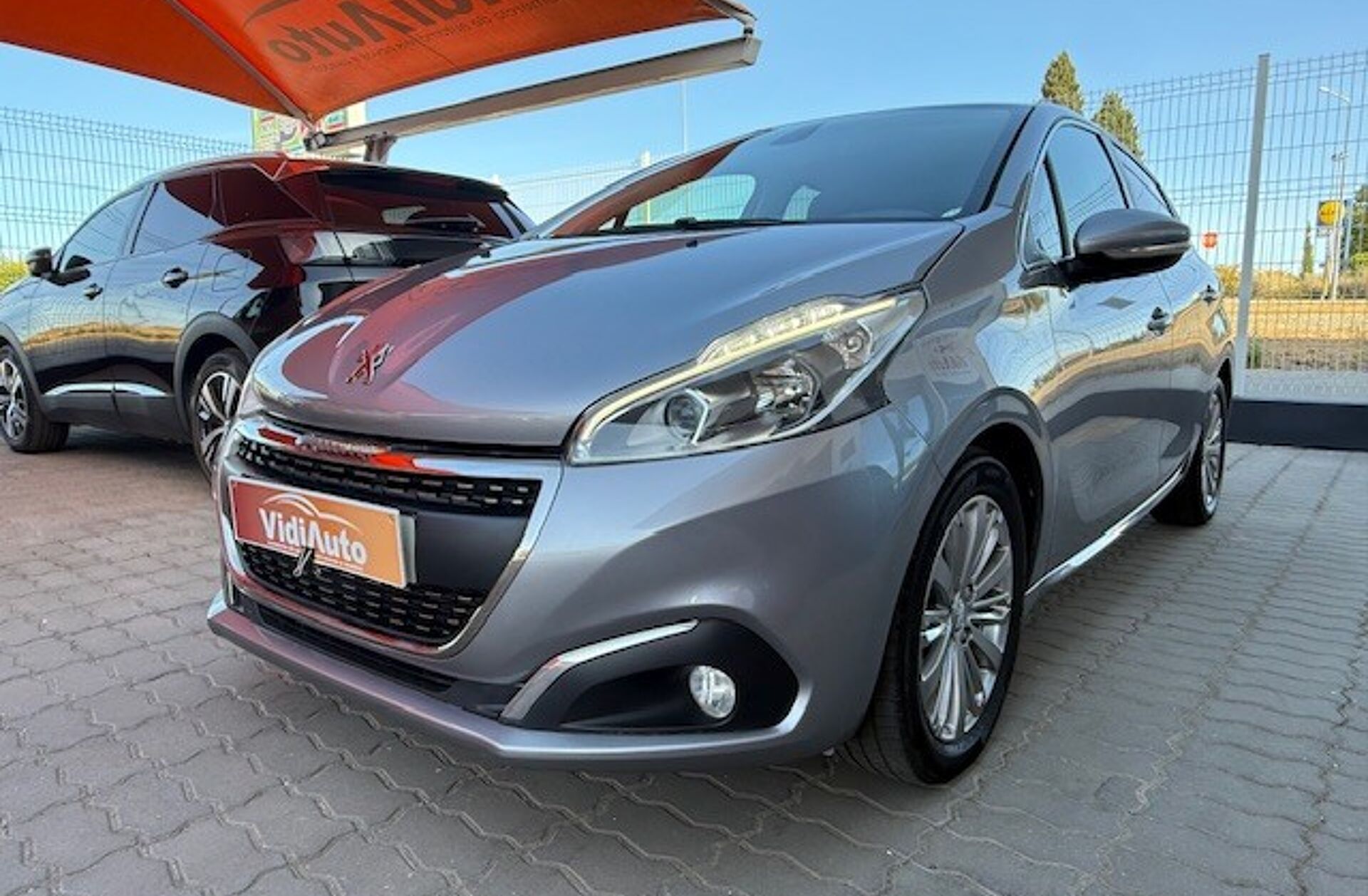 PEUGEOT 208 1.2 PureTech Allure