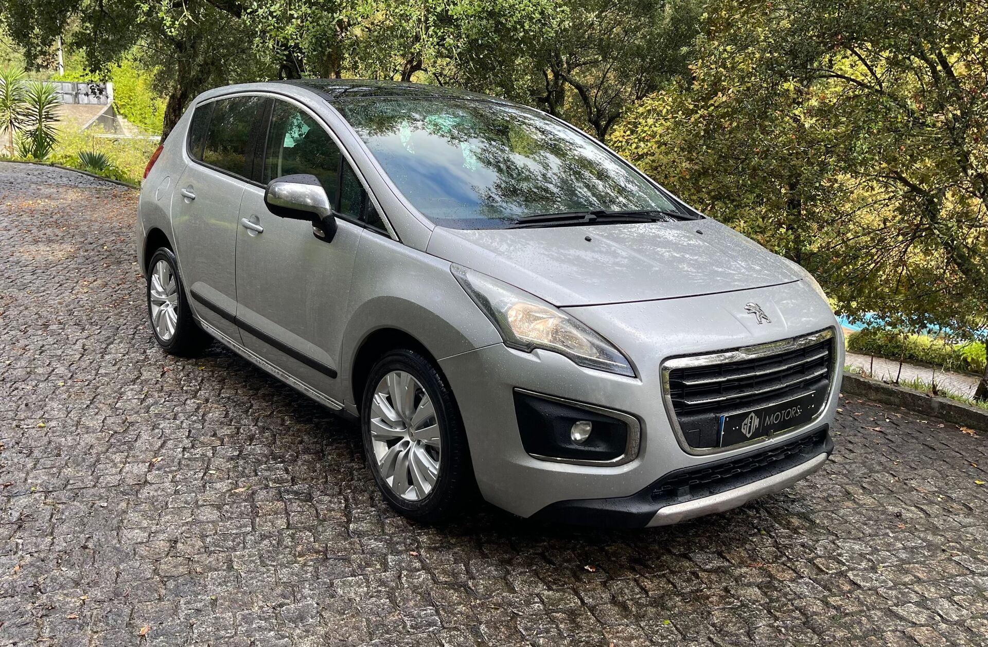 PEUGEOT 3008 1.6 HDi Allure