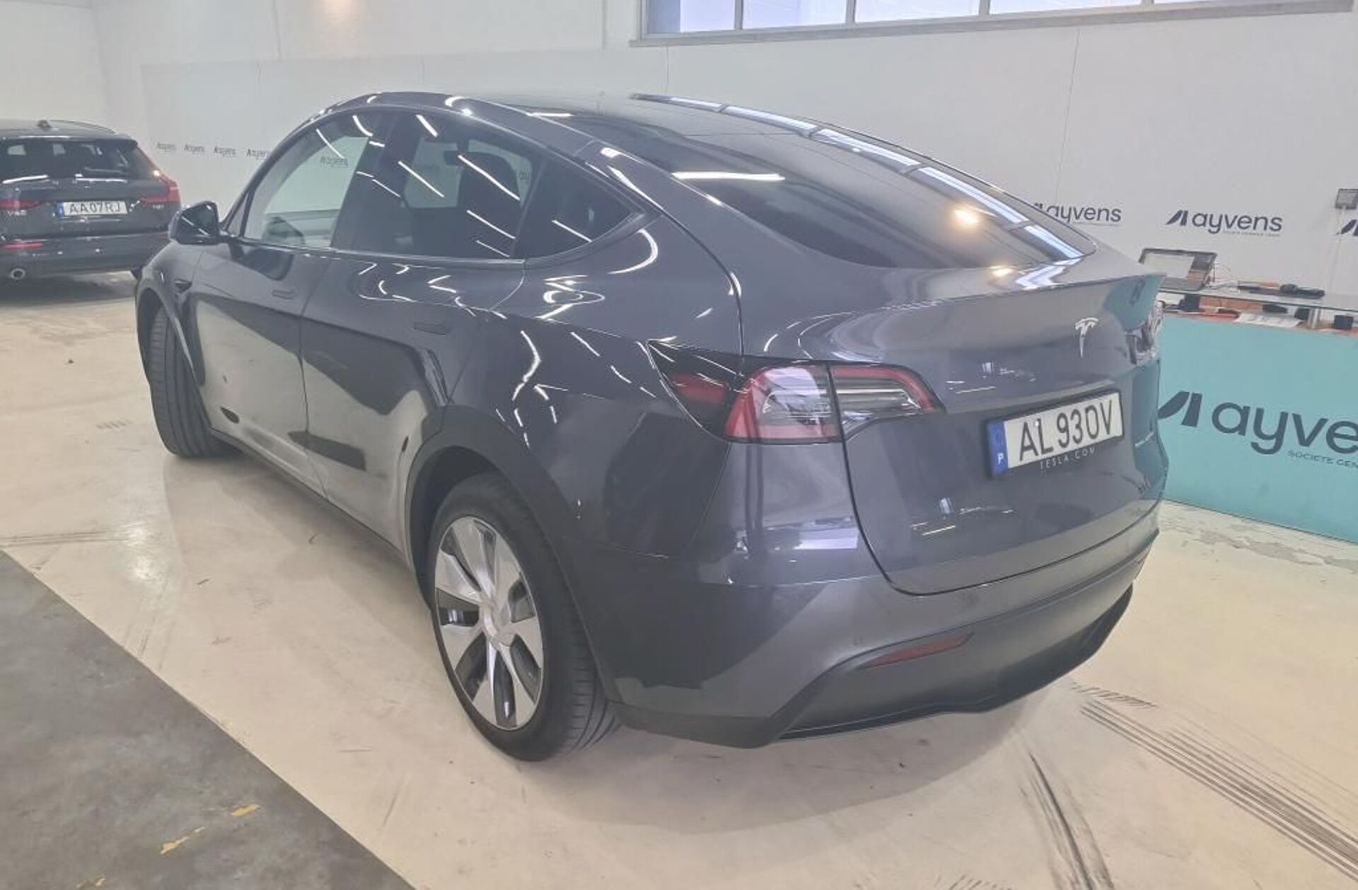 TESLA Model Y Long Range Tração Integral