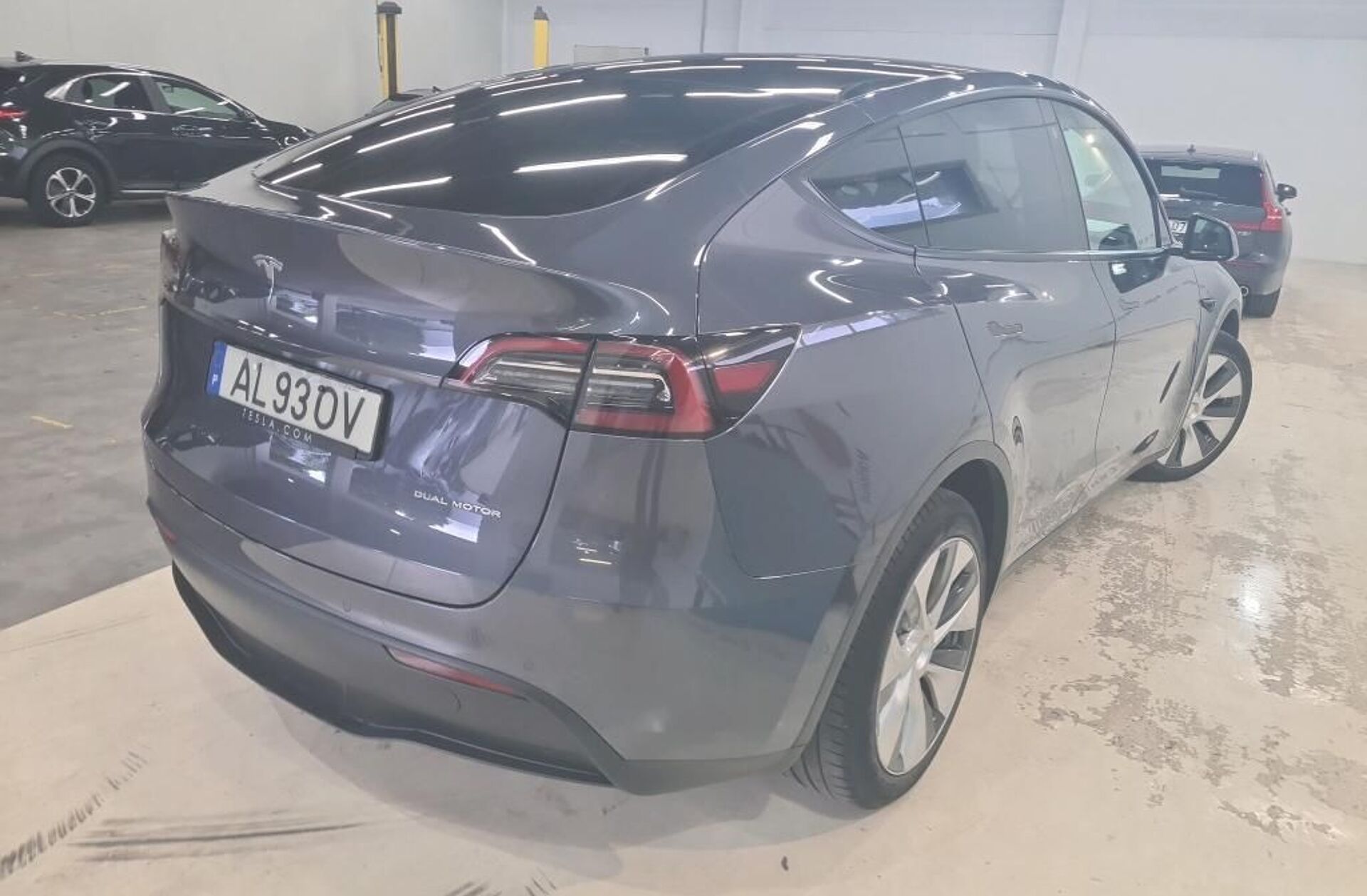 TESLA Model Y Long Range Tração Integral