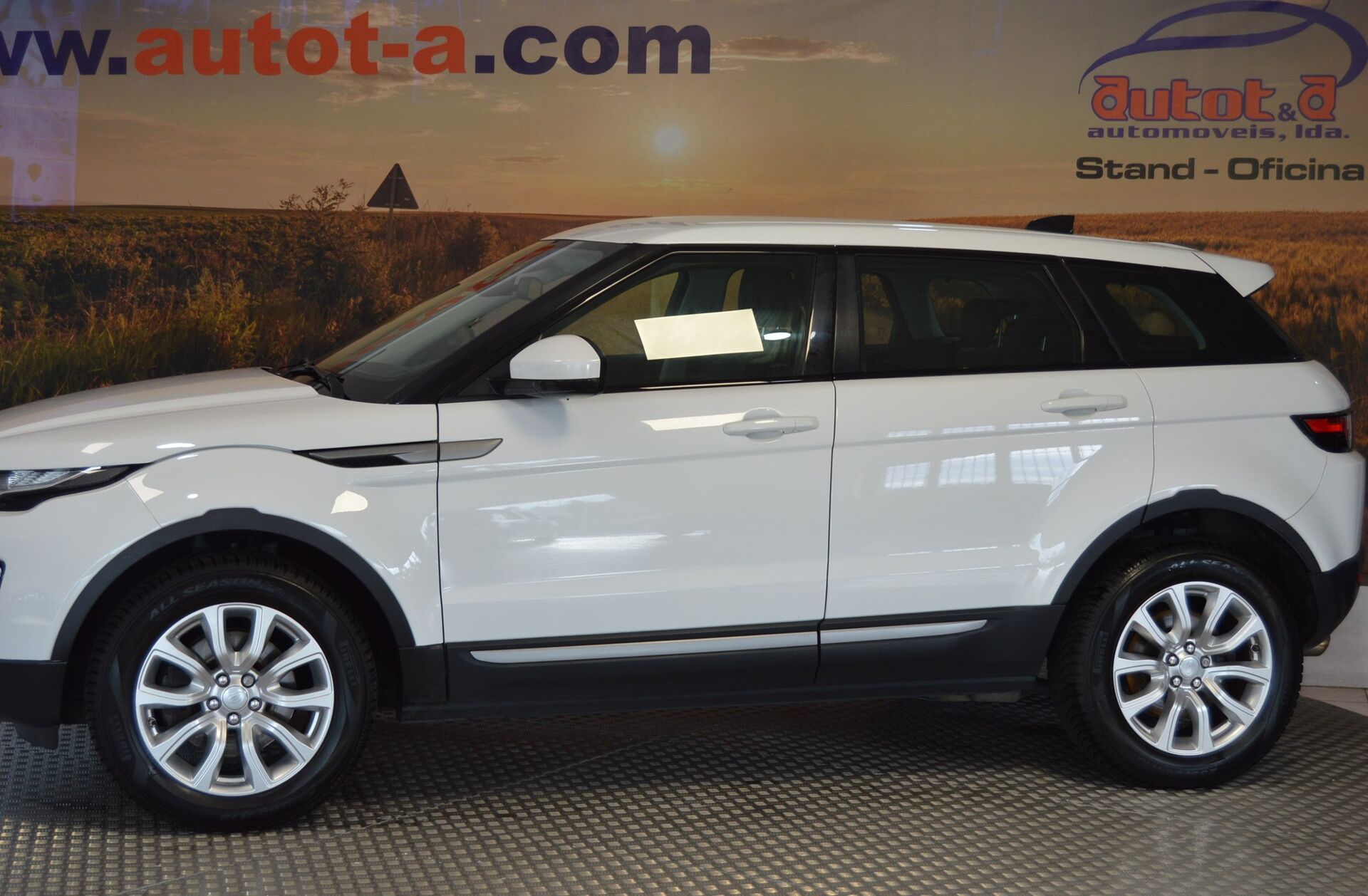 LAND ROVER Range Rover Evoque 2.0 TD4 SE Dynamic