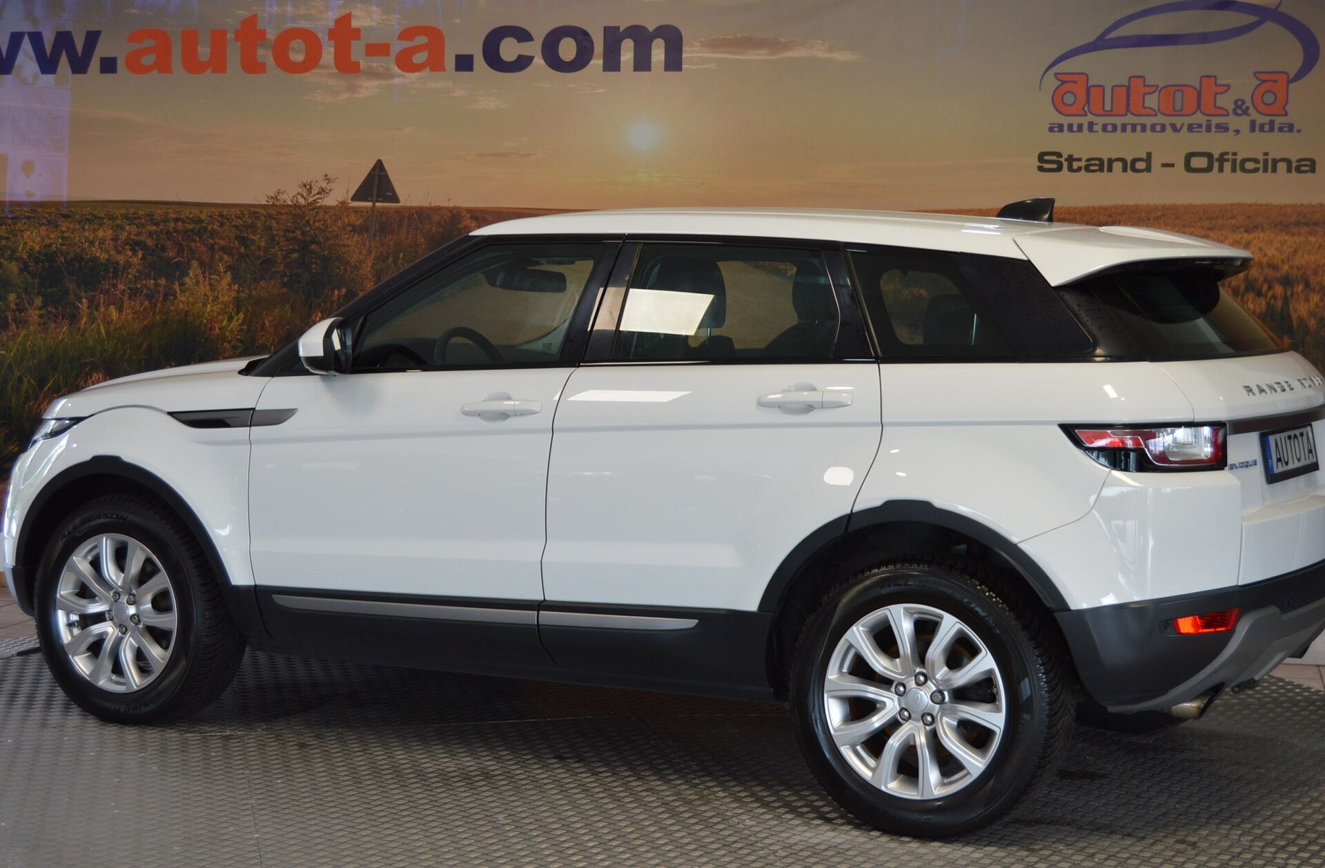 LAND ROVER Range Rover Evoque 2.0 TD4 SE Dynamic