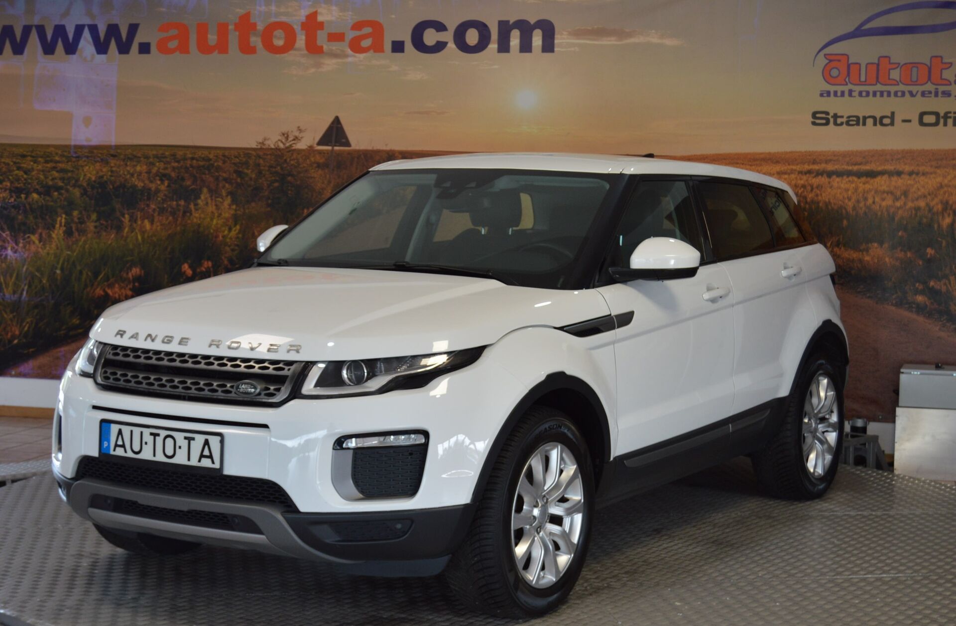 LAND ROVER Range Rover Evoque 2.0 TD4 SE Dynamic