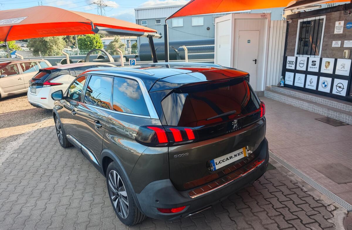 PEUGEOT 5008 2.0 BlueHDi GT EAT8