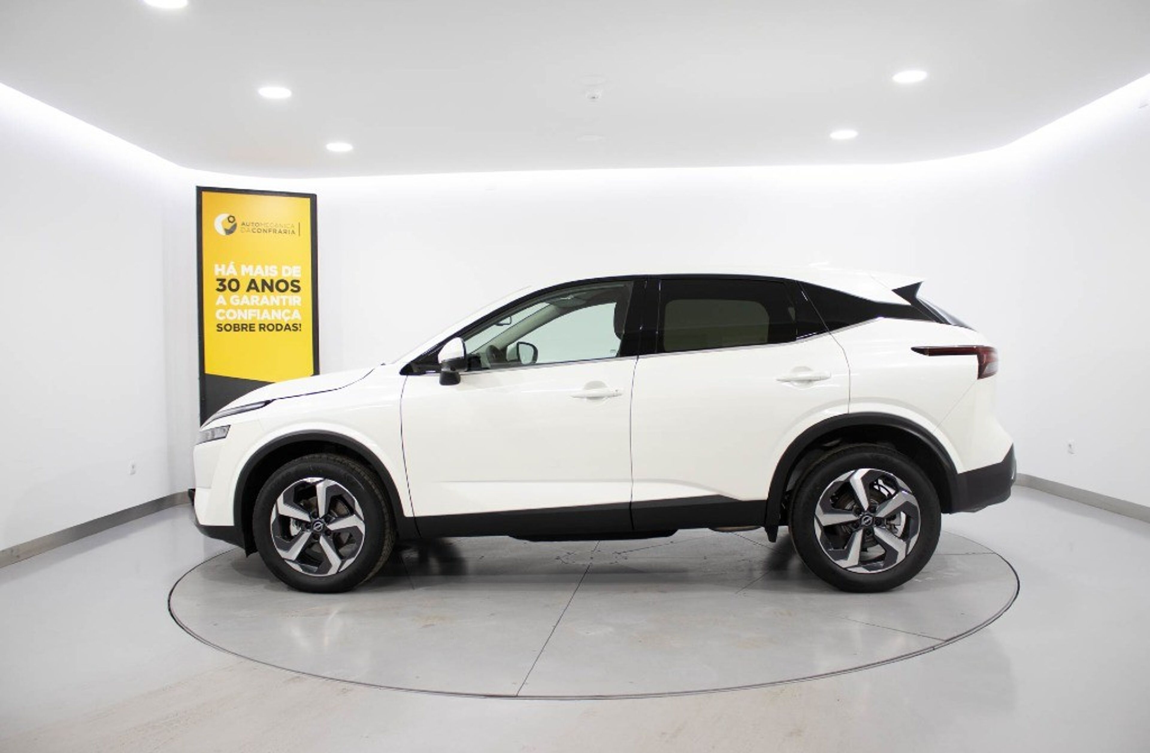 NISSAN Qashqai 1.3 DIG-T N-Connecta LED+TT